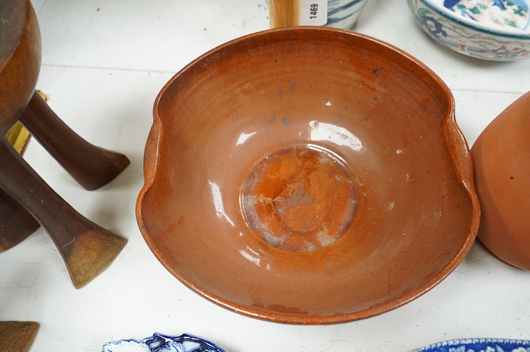 An early 19th century pearlware tureen, a pair of pearlware leaf dishes, a glazed earthenware jug and basin